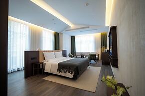 Ayata Hotel