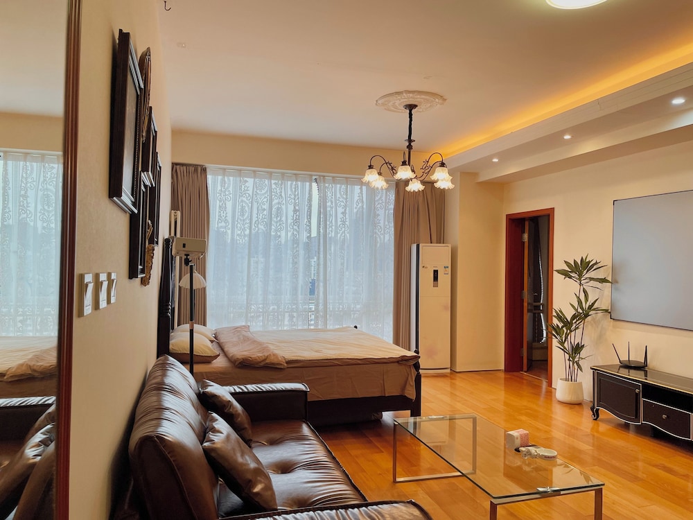 Beijing Furnished Apt with Queen bed