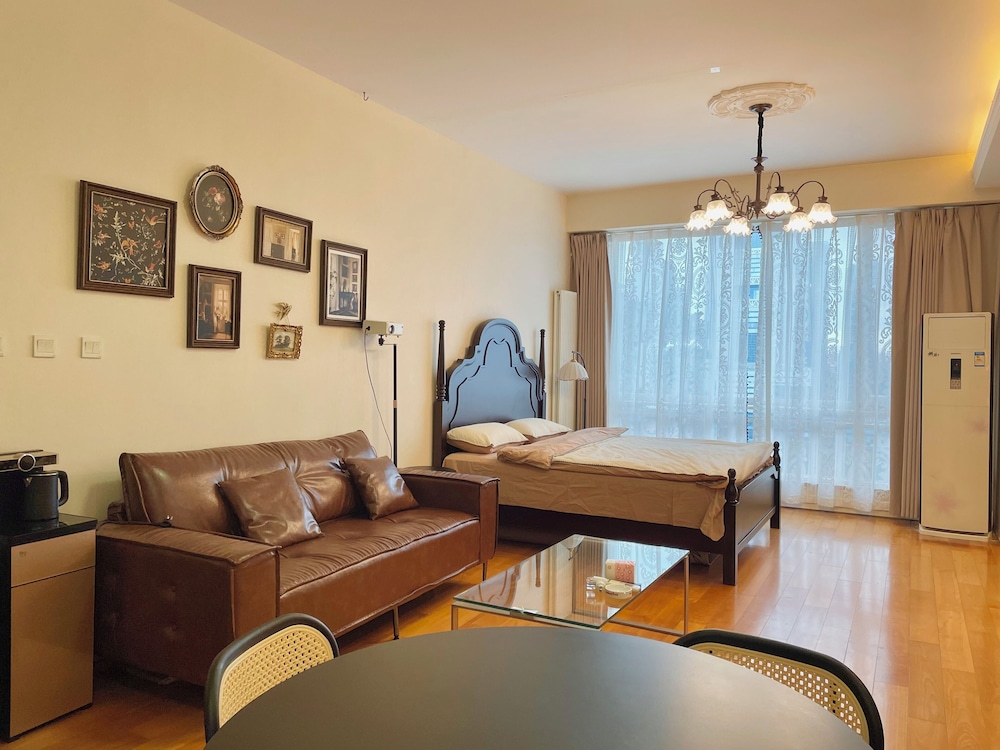 Beijing Furnished Apt with Queen bed