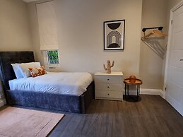 The Ivy Apartments