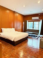 Stay On Sukhumvit 11