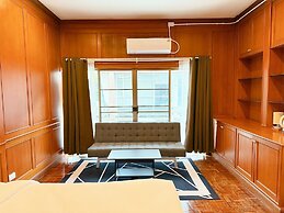 Stay On Sukhumvit 11