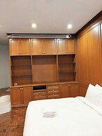 Stay On Sukhumvit 11