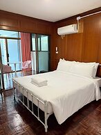 Stay On Sukhumvit 11