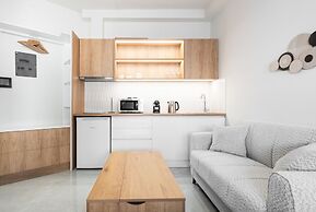 LIV - Modern Studio Apartment S8-4a
