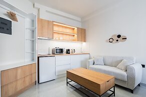 LIV - Modern Studio Apartment S8-4a