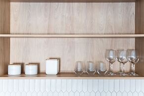 LIV - Modern Studio Apartment S8-4a