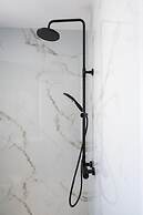 LIV - Modern Studio Apartment S8-4a