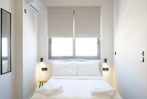 LIV - Modern Studio Apartment S8-4a