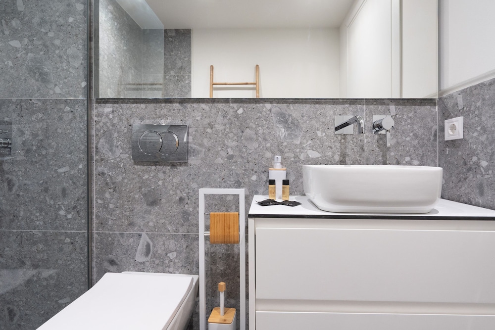 LIV Athinum 1 - Luxury Apartment 3C
