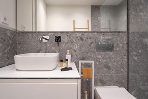 LIV Athinum 1 - Luxury Apartment 3C