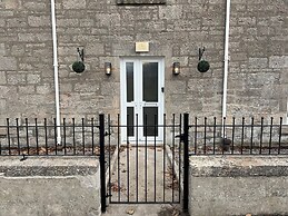 1 Links Place
