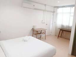 Mitr INN Sukhumvit 2 - BTS Nana