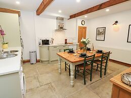 Hivewood Cottage