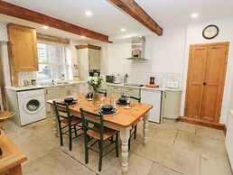 Hivewood Cottage