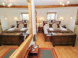 Hivewood Cottage