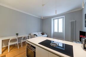 Bramante Luxury Apartments by InnStay