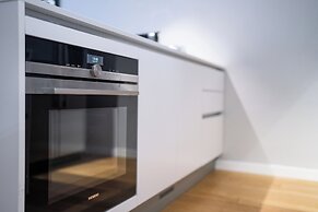 Bramante Luxury Apartments by InnStay