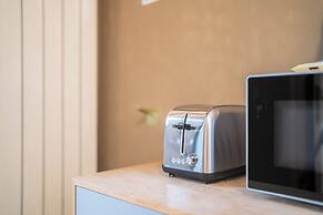 Bramante Luxury Apartments by InnStay