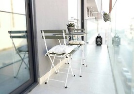 Spacious 2BR in Oxford 212 by Bespoke