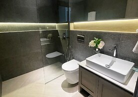 Spacious 2BR in Oxford 212 by Bespoke