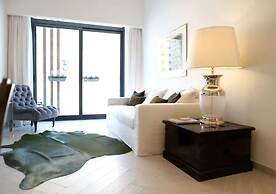 Spacious 2BR in Oxford 212 by Bespoke