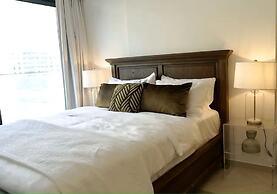Spacious 2BR in Oxford 212 by Bespoke