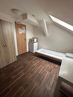 2-Rent Group Hostel Zimmer&Apartments GKP2
