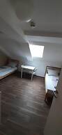 2-Rent Group Hostel Zimmer&Apartments GKP2