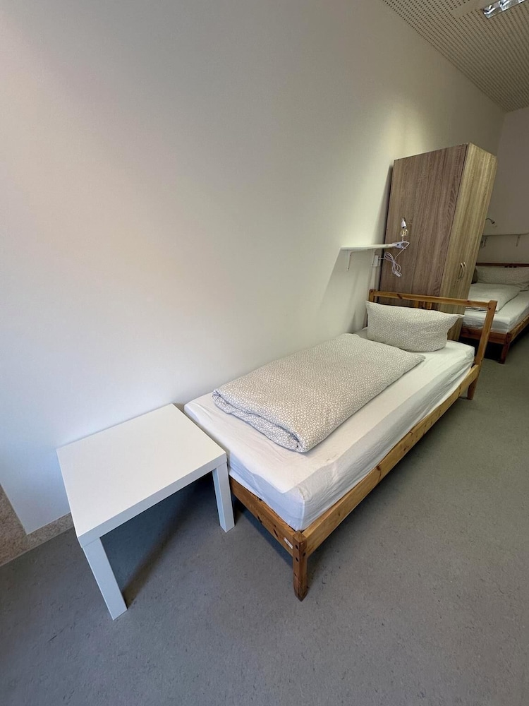 2-Rent Group Hostel Zimmer&Apartments GKP2