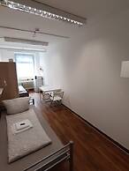 2-Rent Group Hostel Zimmer&Apartments GKP2