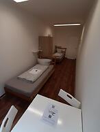 2-Rent Group Hostel Zimmer&Apartments GKP2