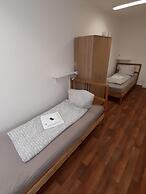 2-Rent Group Hostel Zimmer&Apartments GKP2