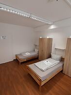 2-Rent Group Hostel Zimmer&Apartments GKP2