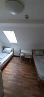 2-Rent Group Hostel Zimmer&Apartments GKP2