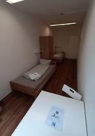 2-Rent Group Hostel Zimmer&Apartments GKP2