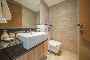 Impressive 2BR Apt with Premium