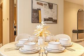 Impressive 2BR Apt with Premium