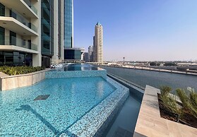 Impressive 2BR Apt with Premium