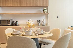 Impressive 2BR Apt with Premium