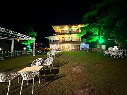 Heavens View Resort