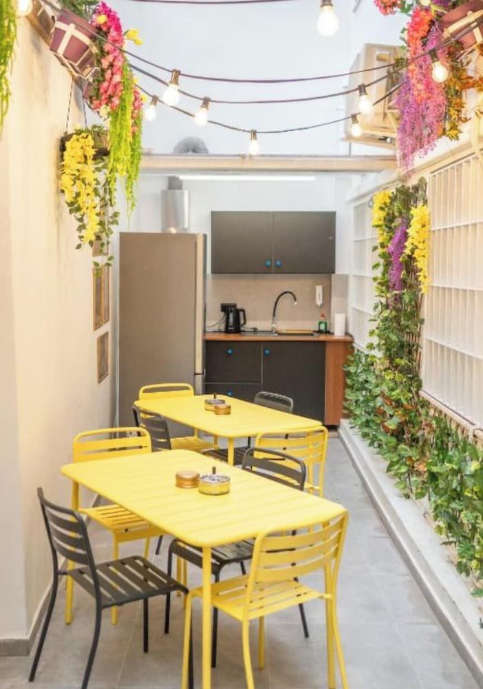 Sani Deluxe Suite Home