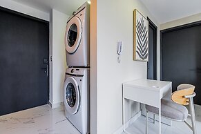w Central 1BR in Vibrant Obarrio