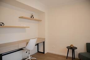 w Elegant 2BR Apartment in Miraflores Steps From Larcomar