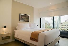 w Elegant 2BR Apartment in Miraflores Steps From Larcomar