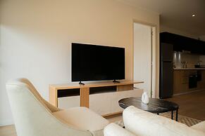 w Elegant 2BR Apartment in Miraflores Steps From Larcomar