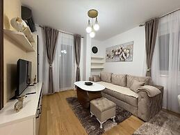 I&I Apartments 36
