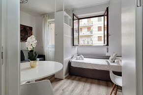 Delightful studios near Parco Tre Torri