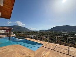 Smaragdine Blue Villa