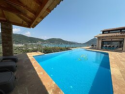 Smaragdine Blue Villa
